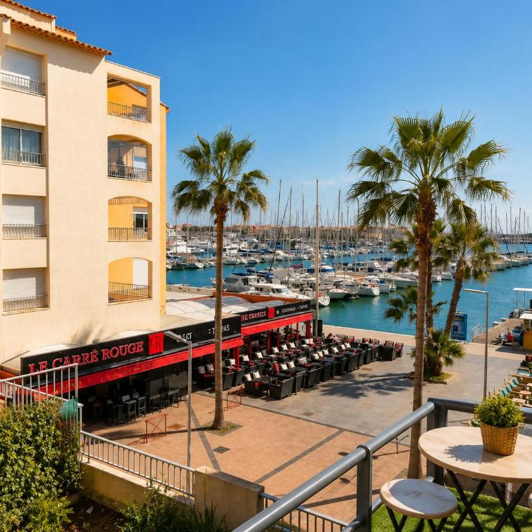 centre port 4 couchage vue sur les bateaux piscine - Studio-Apartment mit Hafenblick - 1