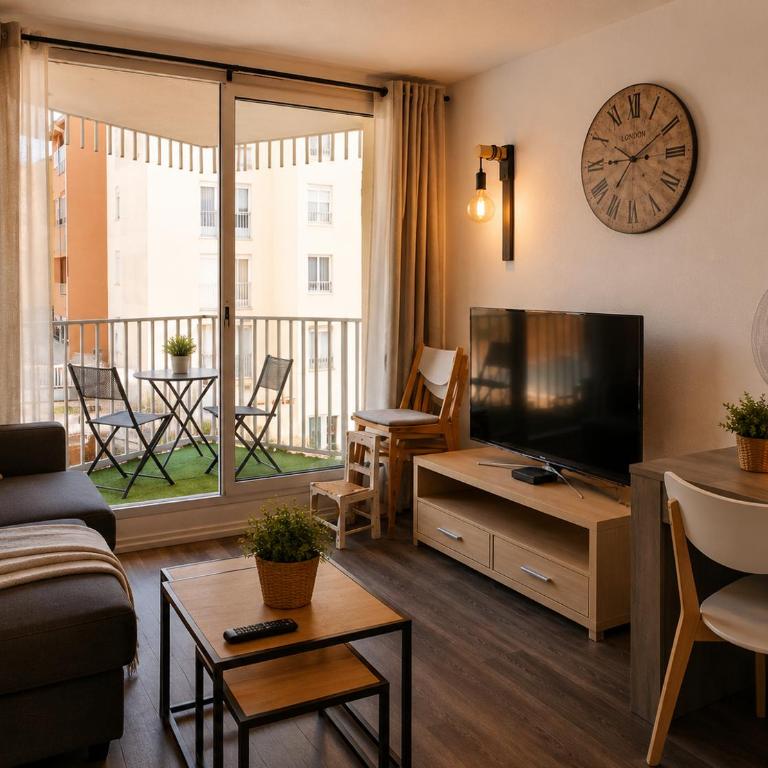 centre port 4 couchage vue sur les bateaux piscine - Studio-Apartment mit Hafenblick - 6