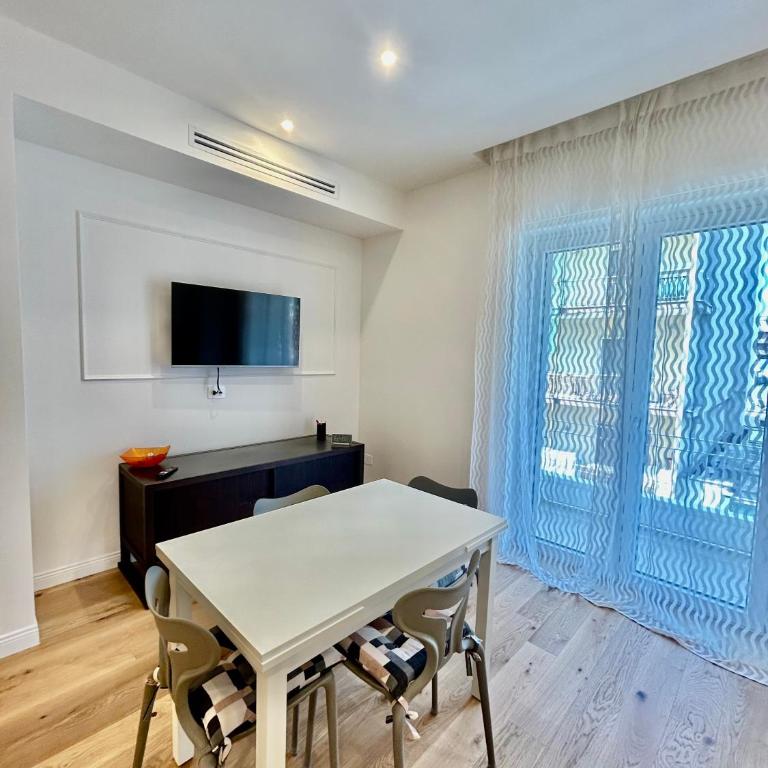 Homeclass Luxury - Appartamento con 2 Camere da Letto - 11