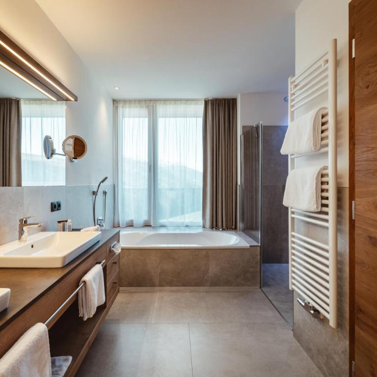Hotel Alpen Tesitin Dolomites Spa Resort - Suite con 2 Camere da Letto - 5