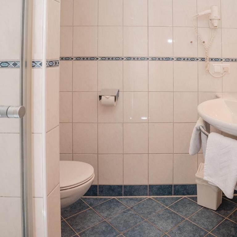 Hotel Lipeter & Bergheimat - Doppelzimmer mit Balkon und Seeblick - 13