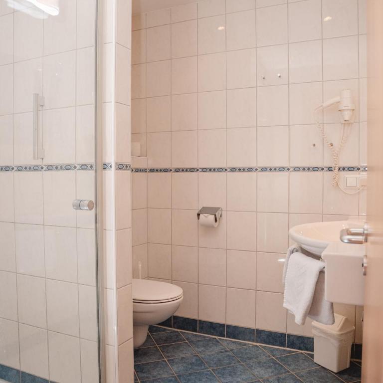 Hotel Lipeter & Bergheimat - Doppelzimmer mit Balkon und Seeblick - 17