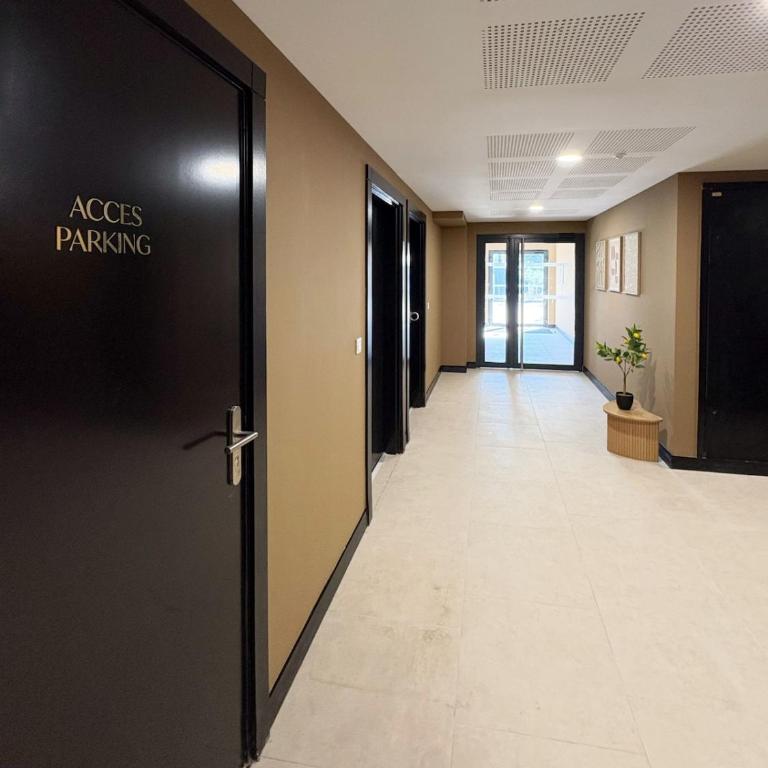 82m2 apartment 6 people terrace air conditioning parking - Two-Bedroom Apartment - 46