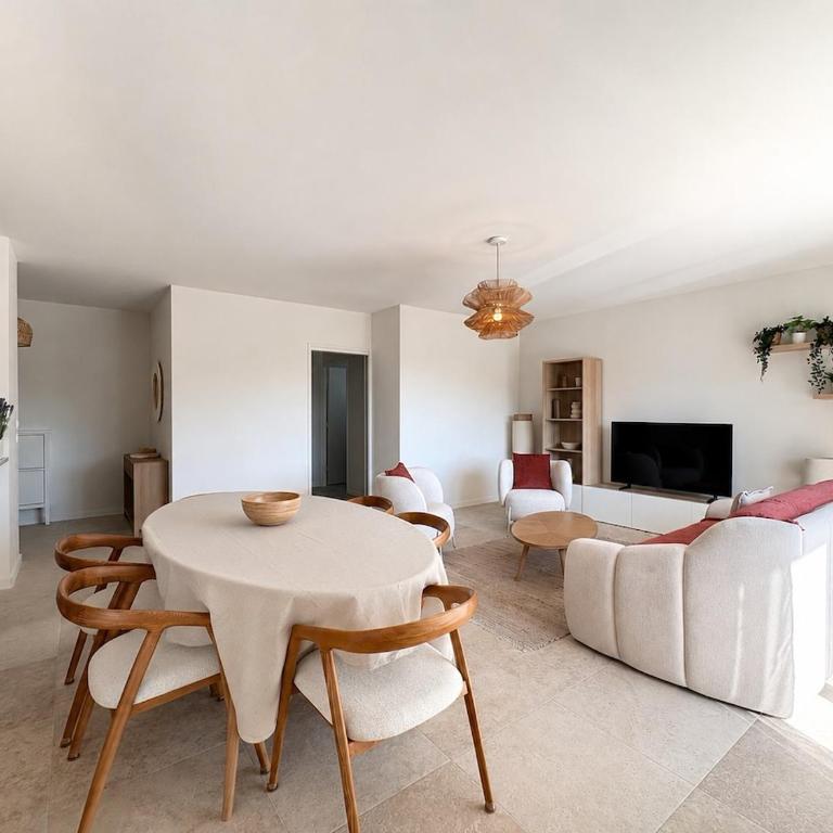 82m2 apartment 6 people terrace air conditioning parking - Two-Bedroom Apartment - 22