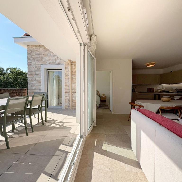 82m2 apartment 6 people terrace air conditioning parking - Two-Bedroom Apartment - 17