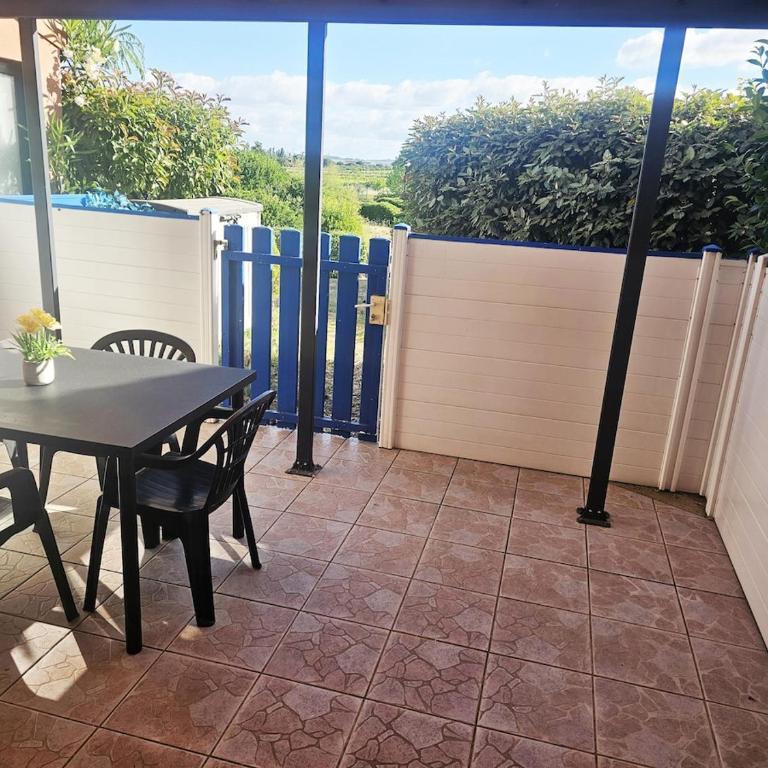 Maison avec plusieurs piscines intérieure et extérieure et parking à 15mn plage - Maison 2 Chambres - 13