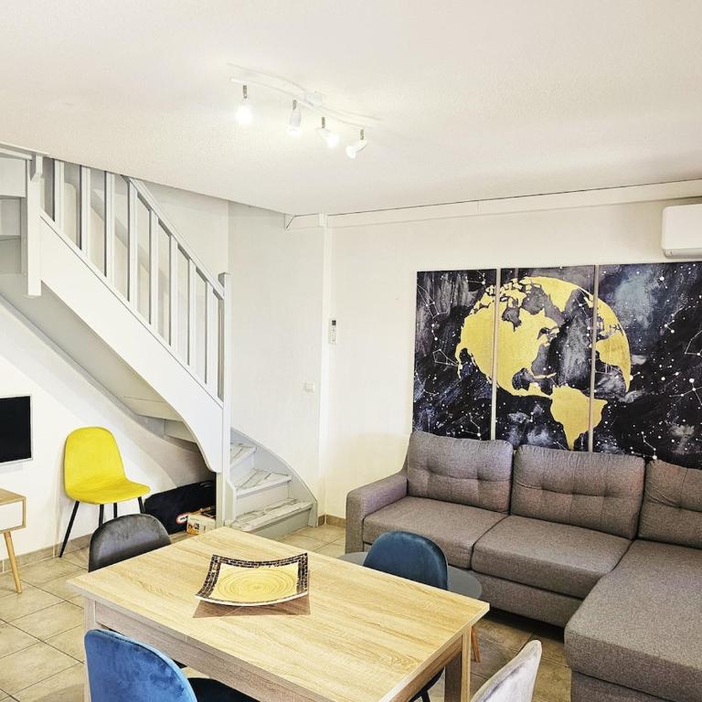Maison avec plusieurs piscines intérieure et extérieure et parking à 15mn plage - Maison 2 Chambres - 14