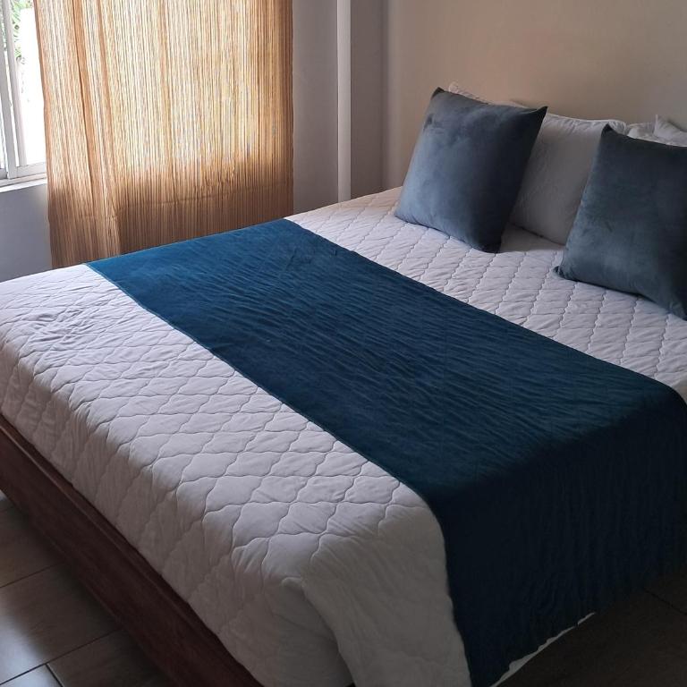 Roxel Home - Four-Bedroom House - 23