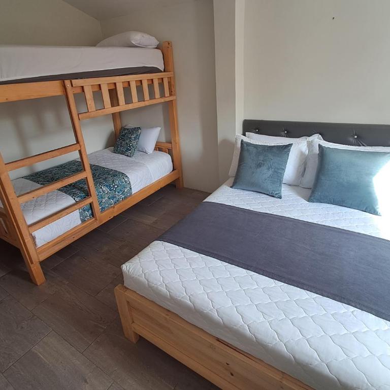 Roxel Home - Four-Bedroom House - 15
