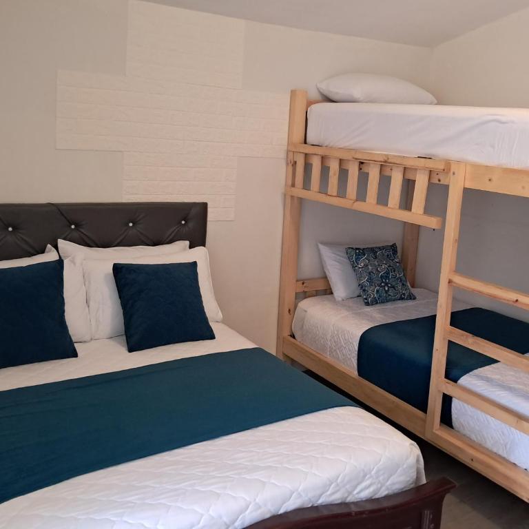 Roxel Home - Four-Bedroom House - 14