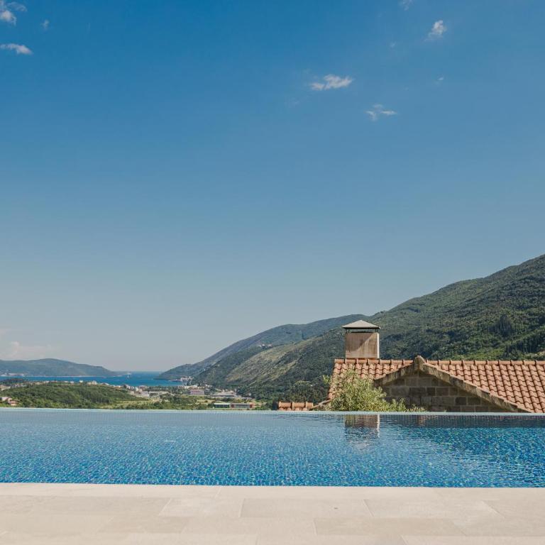 Apartment Olivia - Two-Bedroom Apartment with Pool View - 5