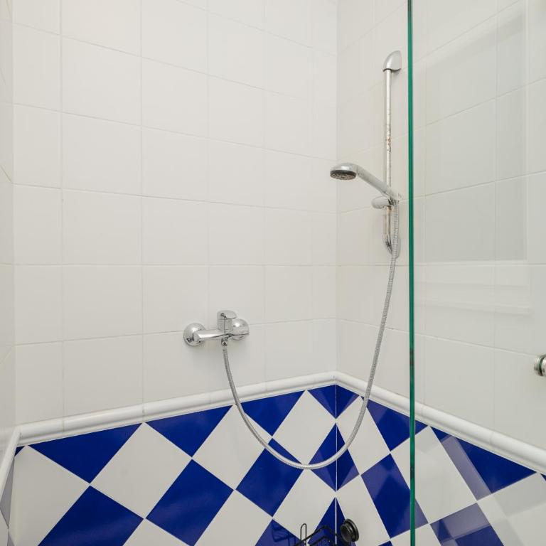 Lavender house with shared pool - Villa - 32