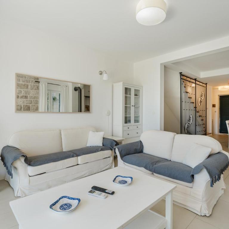 Lavender house with shared pool - Villa - 21