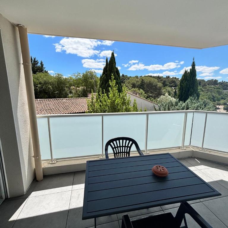 T3 Design Arènes 5 min Parking privé Fibre 6 pers - Apartamento de 2 dormitorios - 5