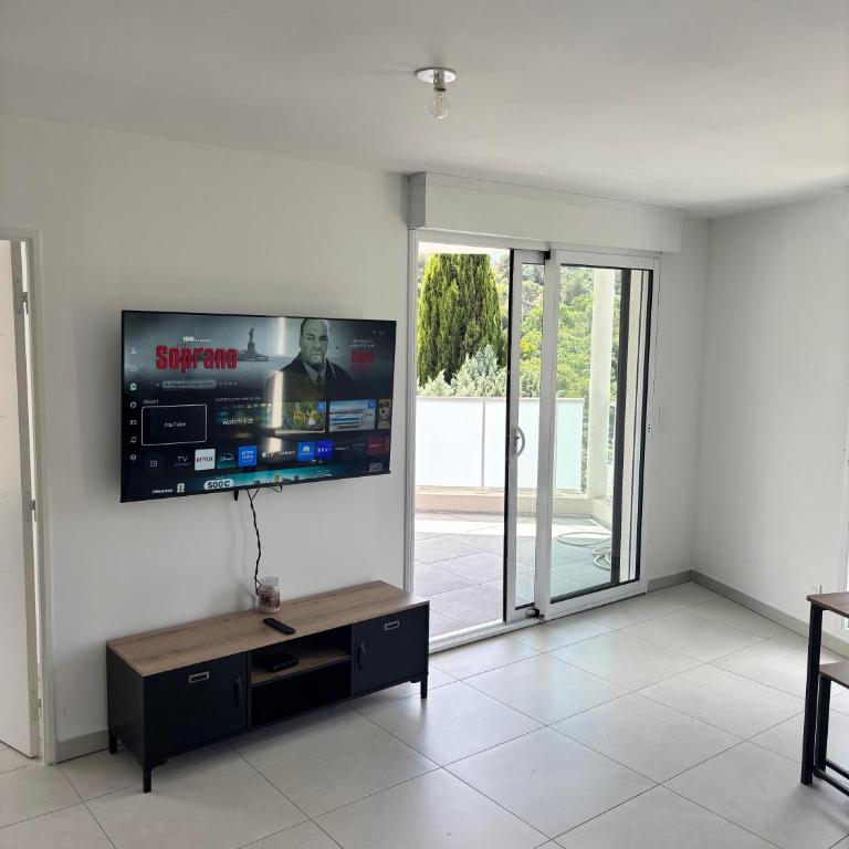 T3 Design Arènes 5 min Parking privé Fibre 6 pers - Apartamento de 2 dormitorios - 1