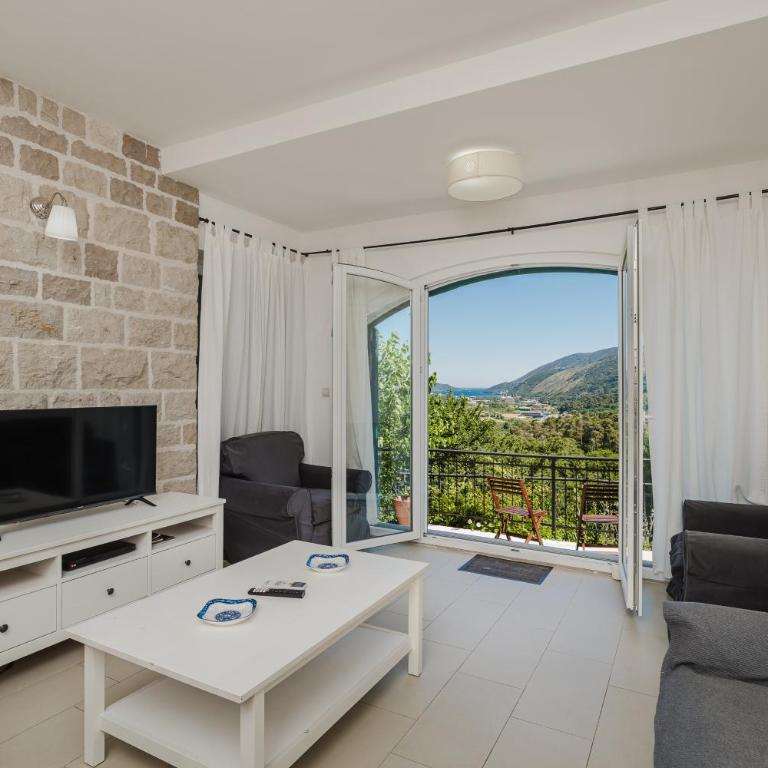 Lavender house with shared pool - Villa - 48