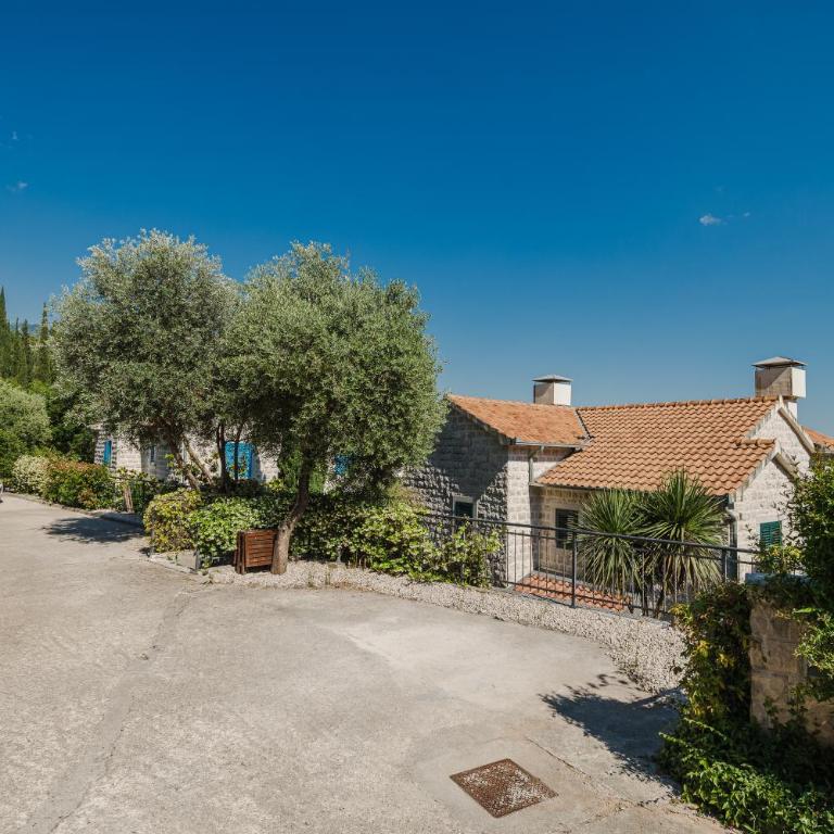 Lavender house with shared pool - Villa - 57