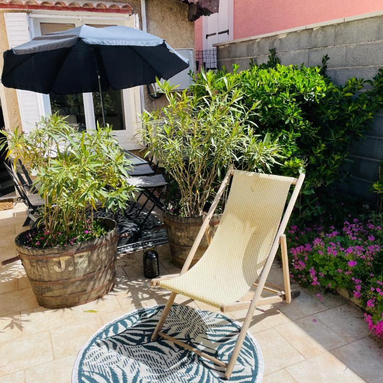 Maisonnette climatisée refaite à neuf avec parking à 300m de la plage - One-Bedroom House - 2