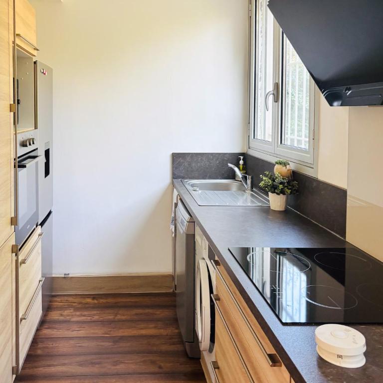 T2 with parking, Air-conditioned, 10 min from the beaches of Cannes - Appartement 1 Chambre - 10