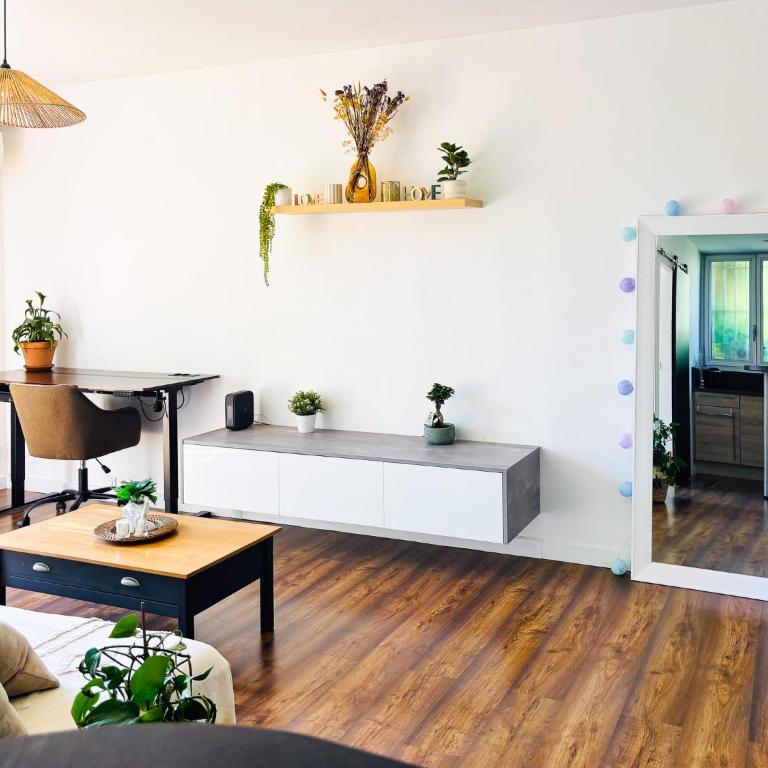 T2 with parking, Air-conditioned, 10 min from the beaches of Cannes - Appartement 1 Chambre - 52