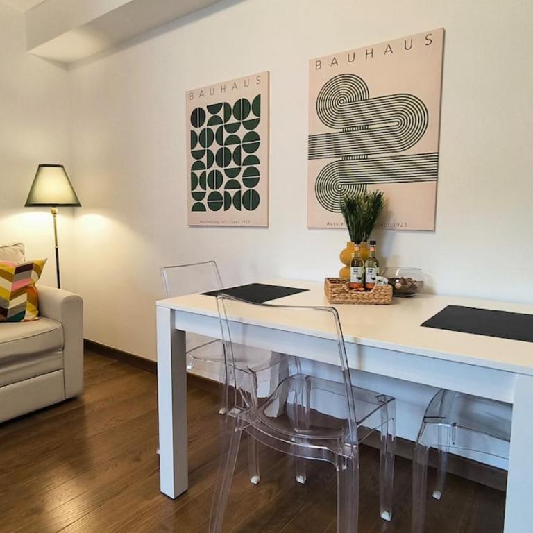Bohemian Deco Apartment - One-Bedroom Apartment - 1
