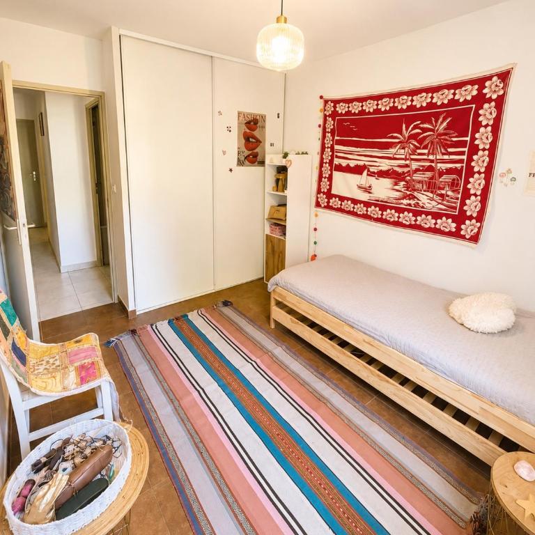 Idéalement située en face du canal, en centre ville, quartier calme arboré - Two-Bedroom Apartment - 4