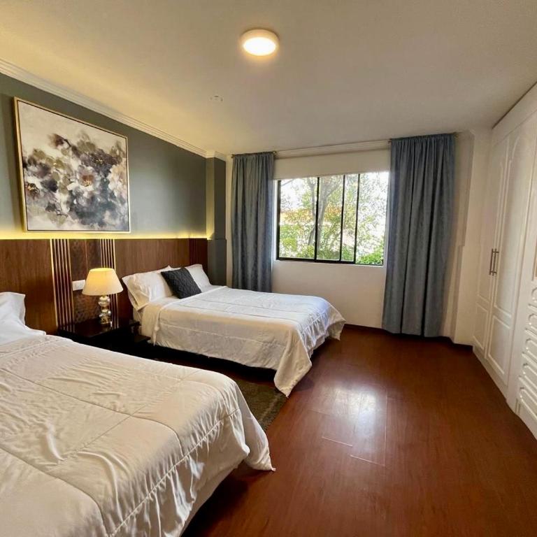 Hospedaje en Quito Norte, Apartamento & Suite independientes - Apartamento de 3 dormitorios - 11