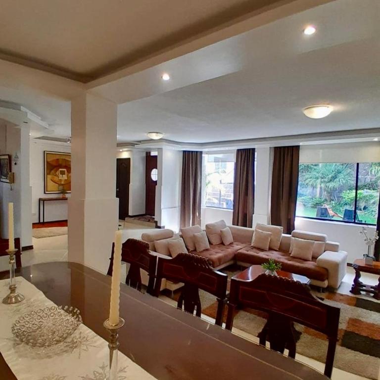 Hospedaje en Quito Norte, Apartamento & Suite independientes - Apartamento de 3 dormitorios - 5