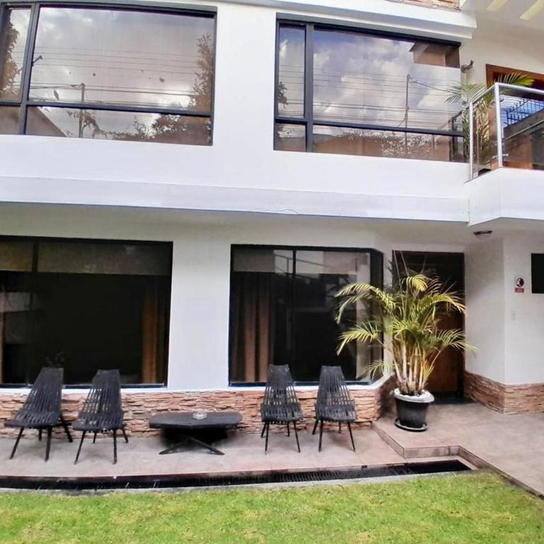 Hospedaje en Quito Norte, Apartamento & Suite independientes - Apartamento de 3 dormitorios - 21