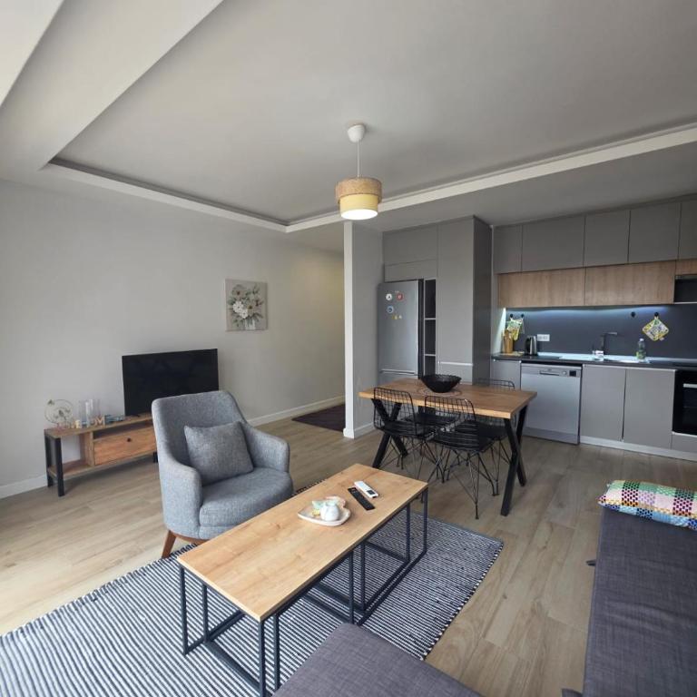 Tivat Hill Suites - One-Bedroom Apartment - 12