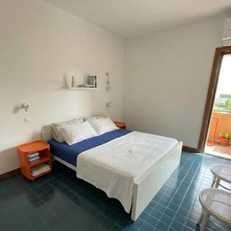 Charming stay in Porto Santa Margherita - Villa - 4