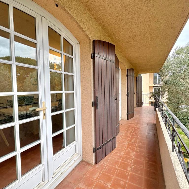 Spacieux T3 avec terrasse à Fréjus - One-Bedroom Apartment - 5