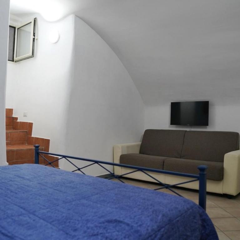Guapo Apartment - One-Bedroom Apartment - 9