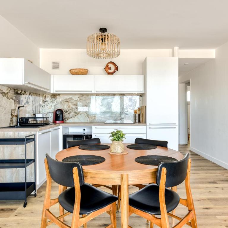 APPARTEMENT Rénové de type 3 VUE MER - Appartement 2 Chambres avec Balcon et Vue sur la Mer - 13