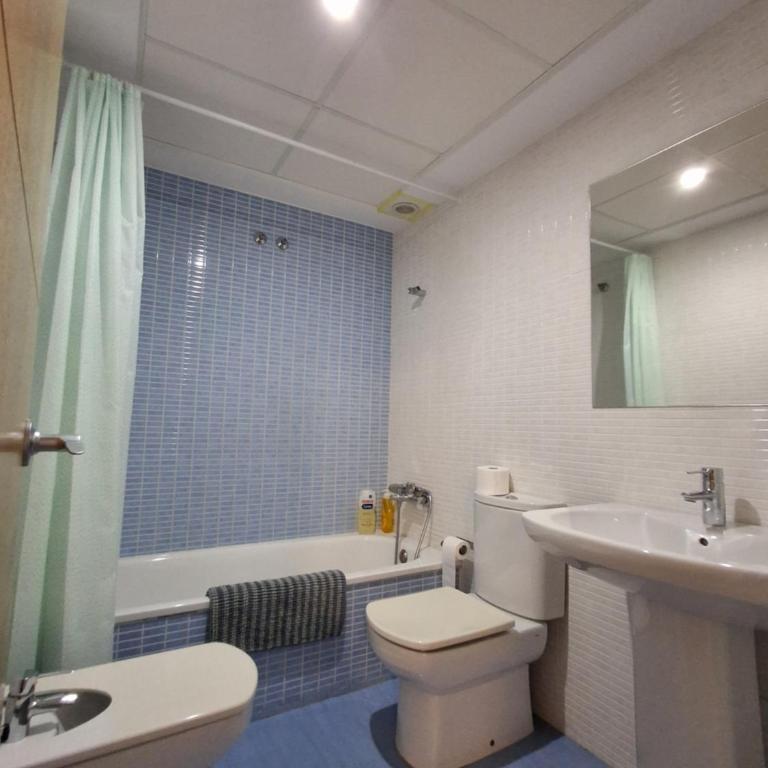 Malvarrosa Beach Flat, Valencia, Spain - Two-Bedroom Apartment - 9