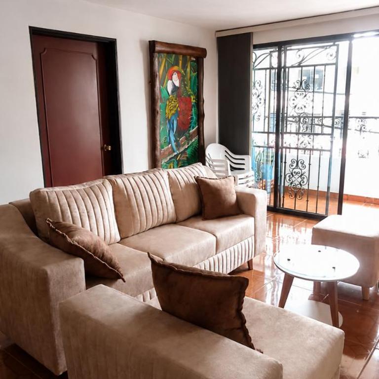 Morada Living Bello HomeStay - Habitación Doble con baño privado externo - 1