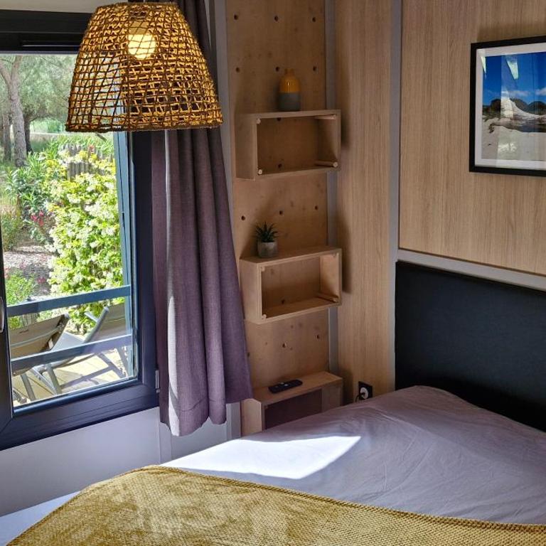 Cottage premium au cœur de la pinède, idéal pour des vacances en familles et entre amis - Maison 2 Chambres - 24