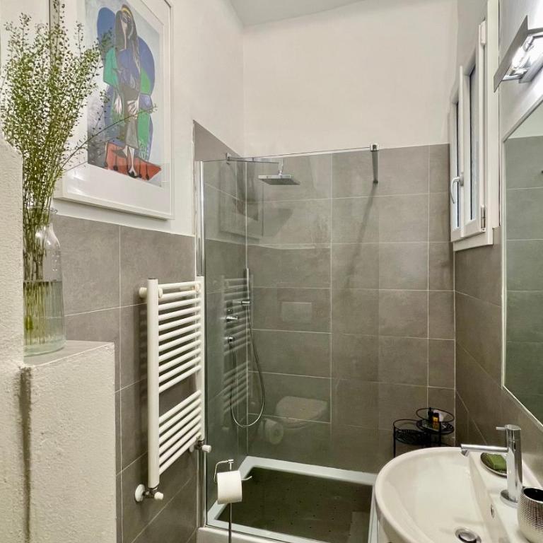 Florence Cozy Retreat - Appartamento con 2 Camere da Letto - 76