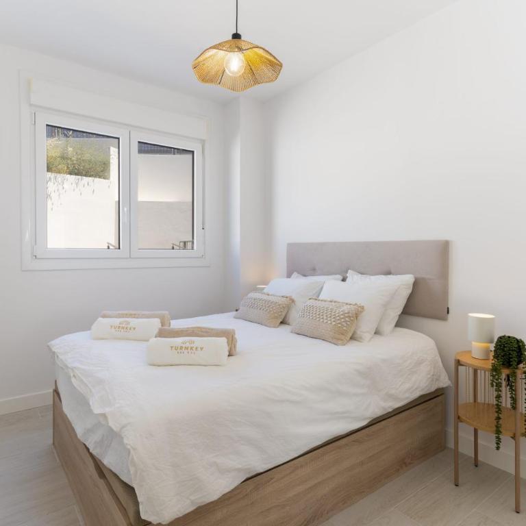 Atica Sol Escape - Three-Bedroom Apartment with Balcony - 9