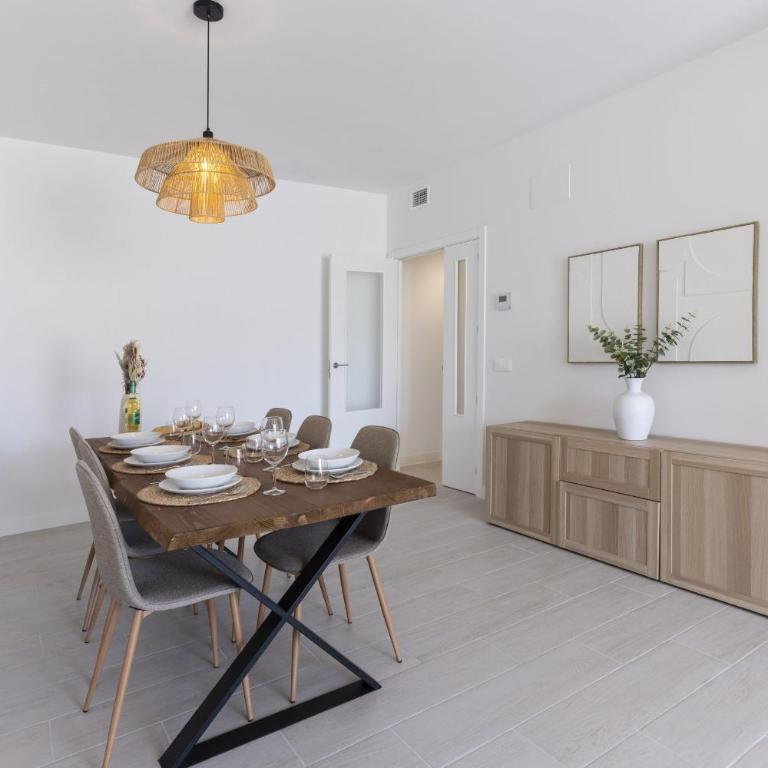 Atica Sol Escape - Three-Bedroom Apartment with Balcony - 13