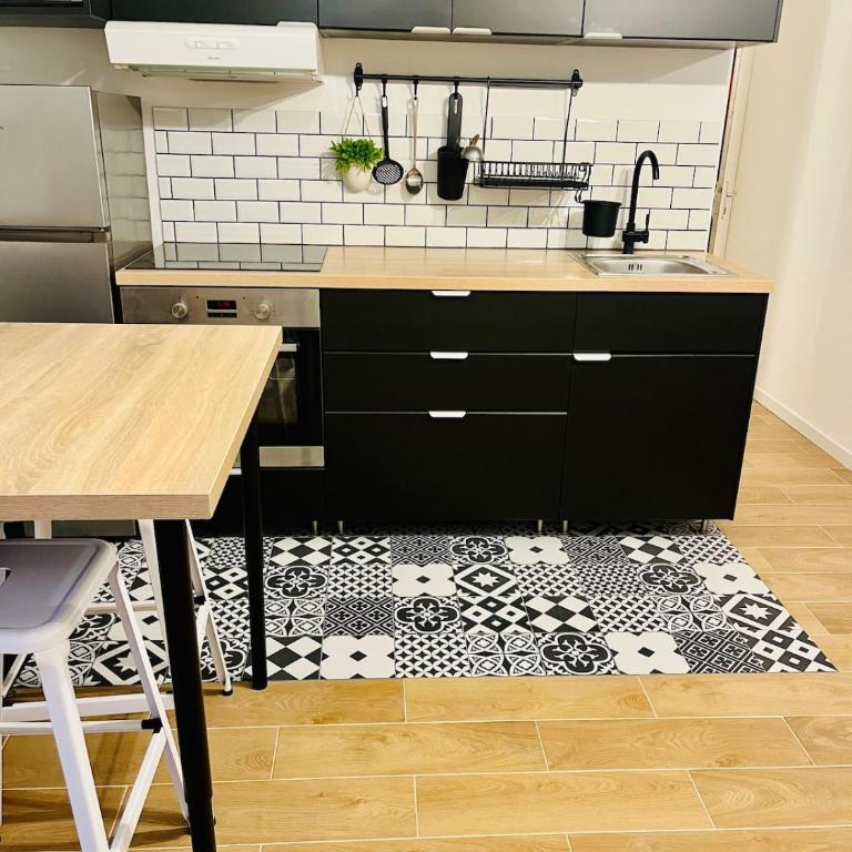 Grand studio moderne à 1,6km du marché - Apartment mit 1 Schlafzimmer - 10