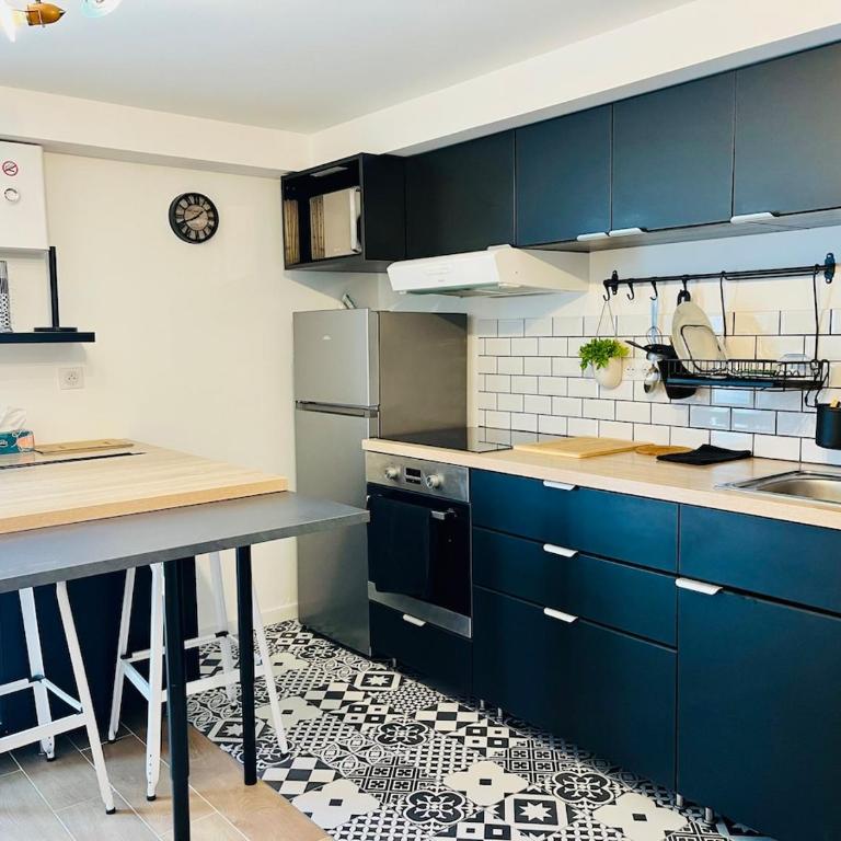 Grand studio moderne à 1,6km du marché - Apartment mit 1 Schlafzimmer - 5