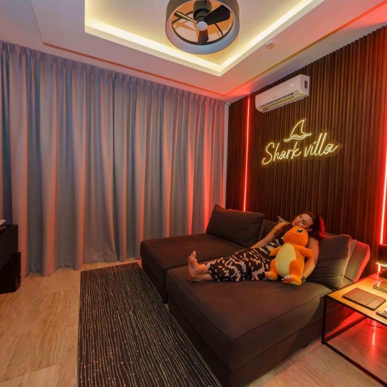 Luxury 5 Bedroom Villa - Private Heated Pool - Movie Theater - Gated Community - fits 11 - Villa - 35