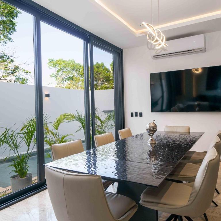 Luxury 5 Bedroom Villa - Private Heated Pool - Movie Theater - Gated Community - fits 11 - Villa - 6