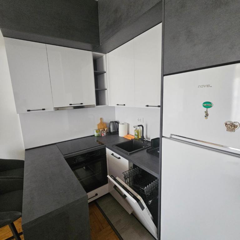 Azure Coast - One-Bedroom Apartment - 17