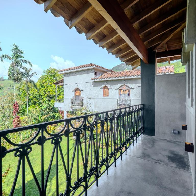 Hacienda La Amalia - Suite with Hot Tub - 26