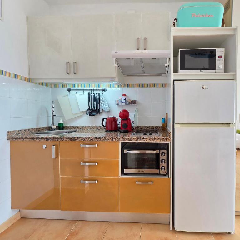 Ocean Sunset view, Air Conditioned, Renovated apartment - Studio-Apartment - 27