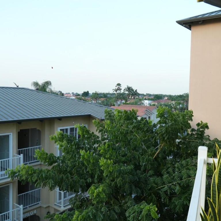 Luxury River Samborondón - Two-Bedroom Deluxe Apartment with Balcony - 2