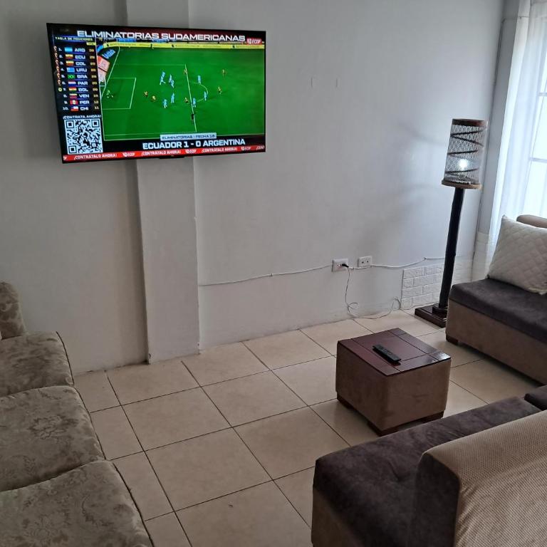 Roxel Home - Four-Bedroom House - 9