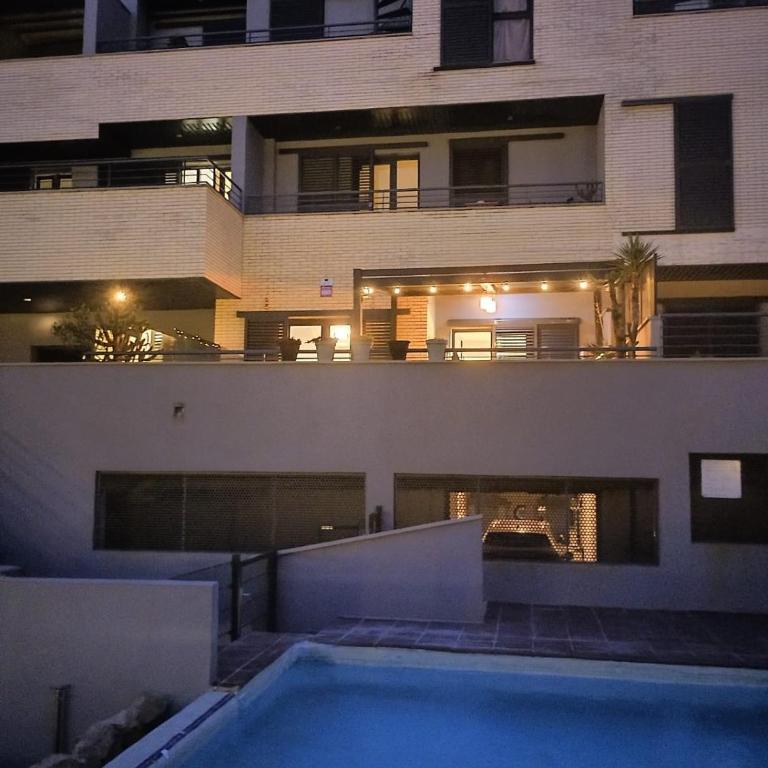 Duplex con piscina, parking y wifi a 250m de la playa - Appartement en Duplex - 2